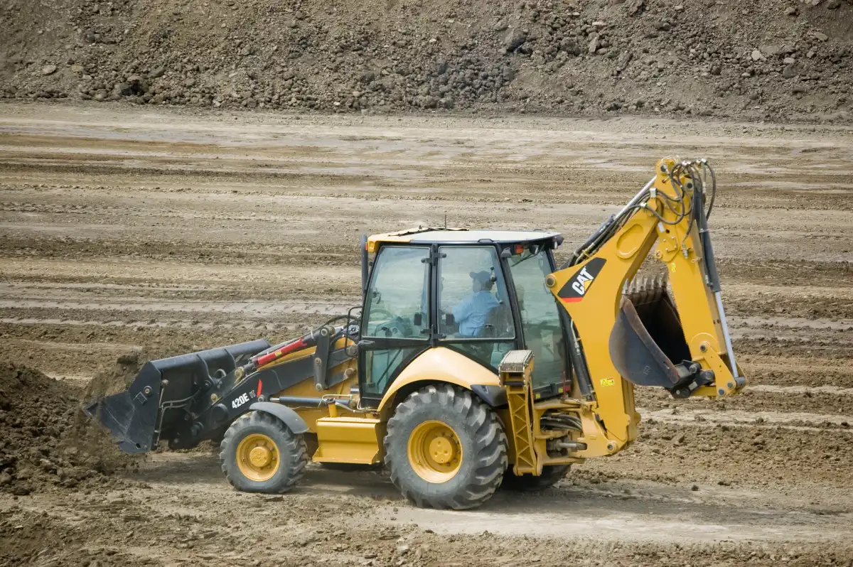 BLog 16 Backhoe Vs Mini Excavator